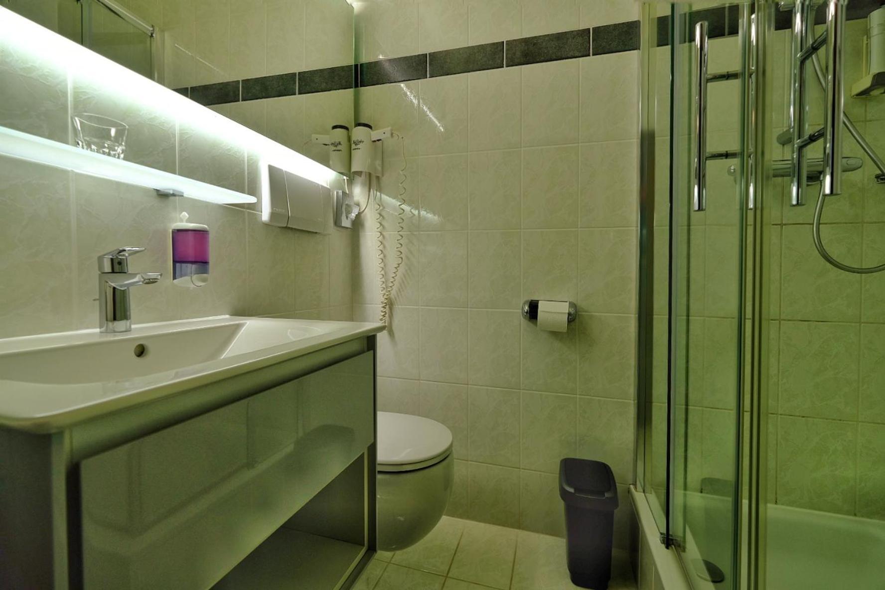 Hotel Beethoven Hinterbruehl ภายนอก รูปภาพ