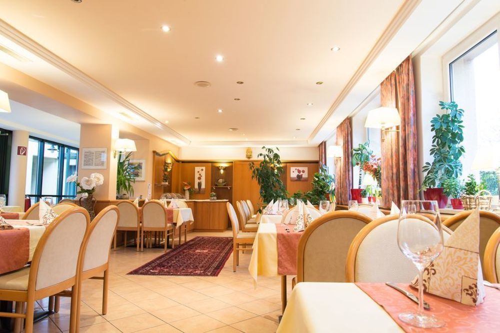 Hotel Beethoven Hinterbruehl ภายนอก รูปภาพ