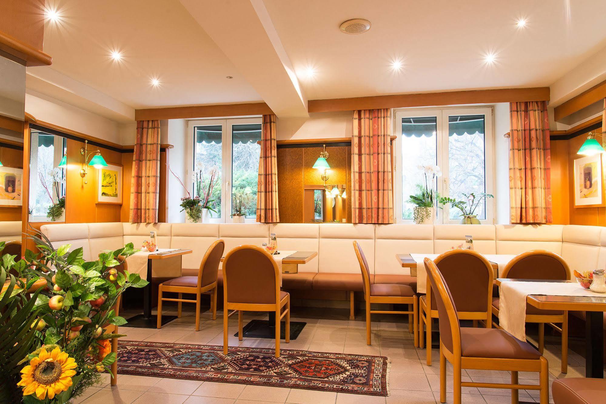 Hotel Beethoven Hinterbruehl ภายนอก รูปภาพ