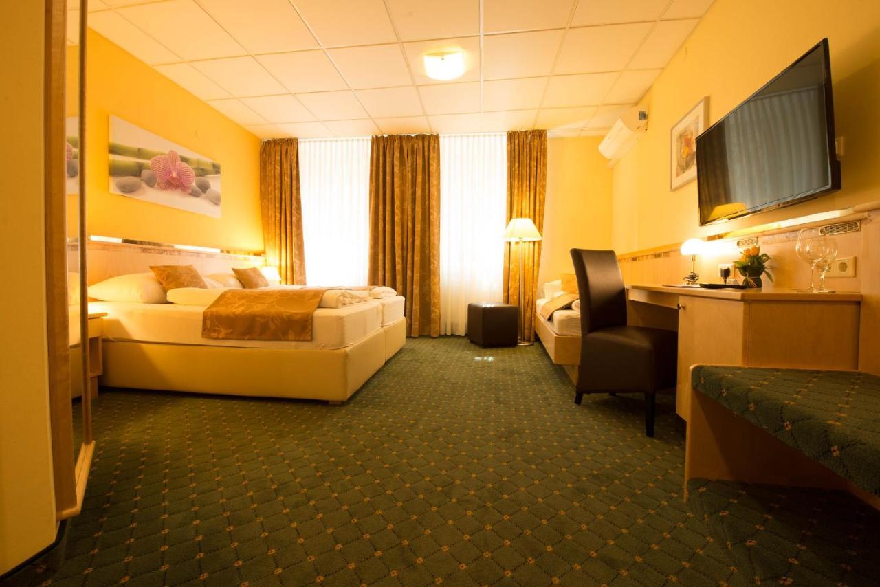Hotel Beethoven Hinterbruehl ภายนอก รูปภาพ