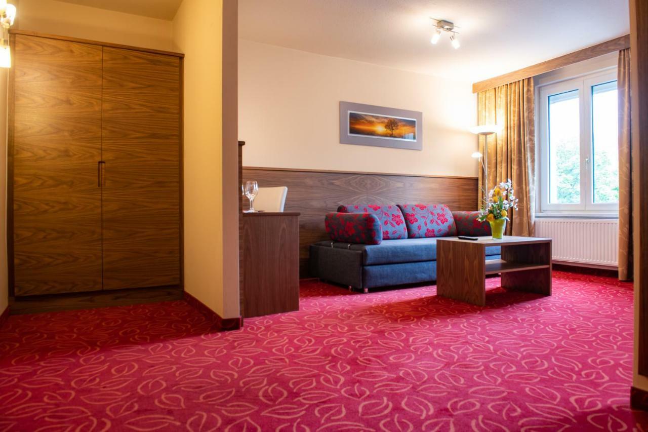Hotel Beethoven Hinterbruehl ภายนอก รูปภาพ